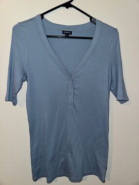 Torrid Dusty Blue V-Neck Henley Short Sleeve Top PTP 17”
